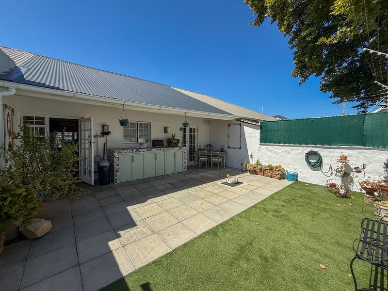 2 Bedroom Property for Sale in Harfield Village Western Cape